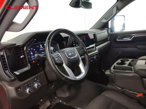 Used 2023 GMC Sierra 1500 SLE image 26