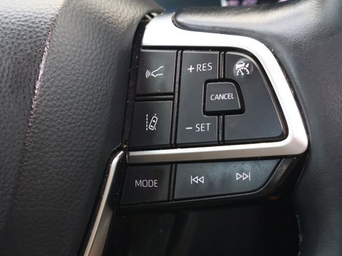 Used 2021 Toyota Highlander Platinum image 28