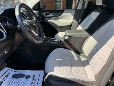 Used 2022 Chevrolet Equinox LS w/ LS Convenience Package FWD image 10