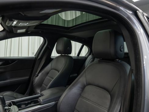 Used 2020 Jaguar XE S image 17