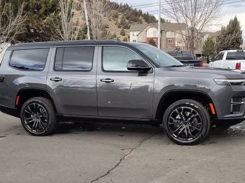 New 2026 Jeep Grand Wagoneer Summit w/ Premium Group III image 2