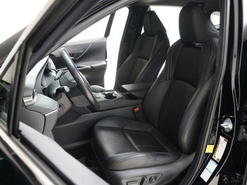 Used 2021 Toyota Venza XLE image 36