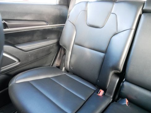 Certified 2023 Kia Telluride LX image 12