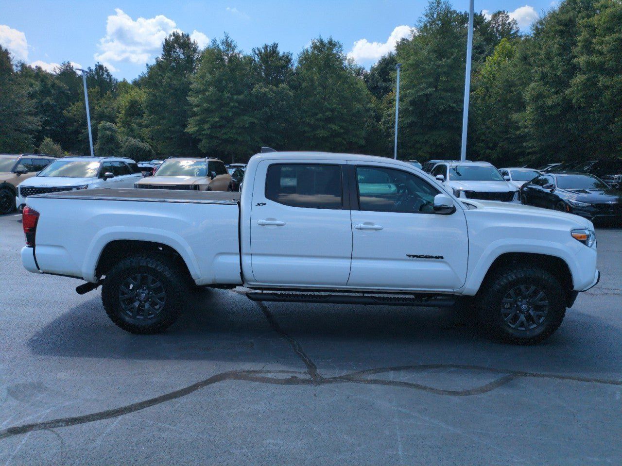 Used 2023 Toyota Tacoma SR5 w/ Technology Package AWD/4WD image 8