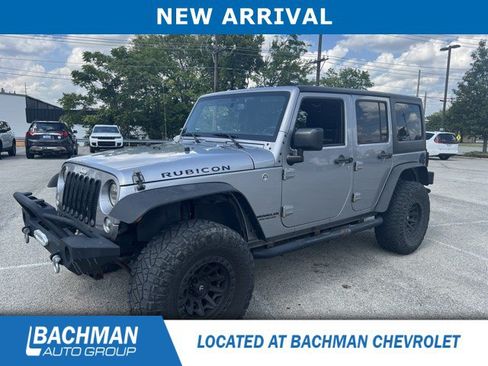 Used 2016 Jeep Wrangler Unlimited Rubicon w/ Connectivity Group AWD/4WD image 4