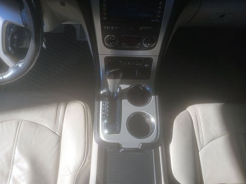 Used 2012 GMC Acadia SLT image 17