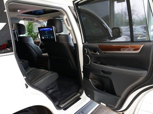 Used 2017 Lexus LX 570 4WD w/ Luxury Package image 65