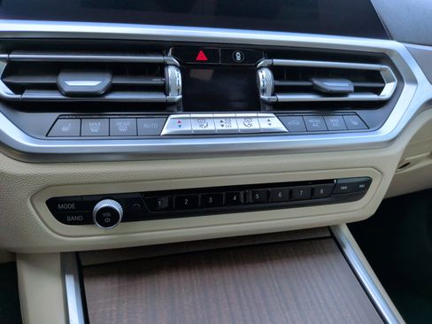 Used 2020 BMW 330i Sedan w/ Convenience Package image 17