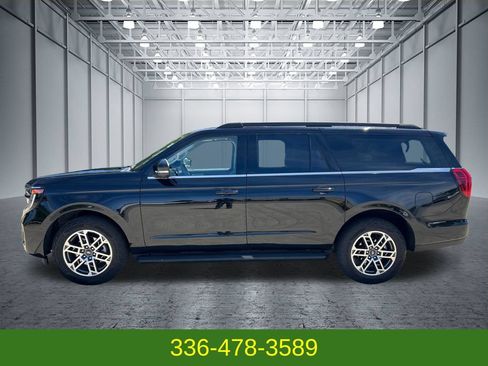 Used 2025 Ford Expedition Max Active AWD/4WD image 2