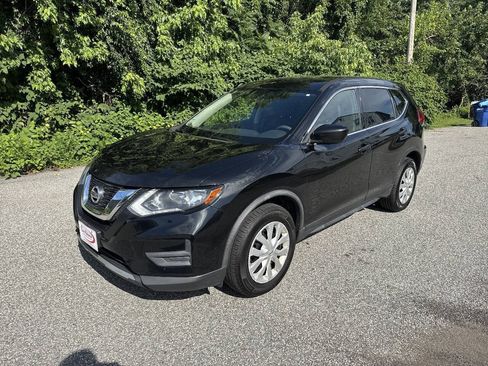 Used 2017 Nissan Rogue S AWD/4WD image 4