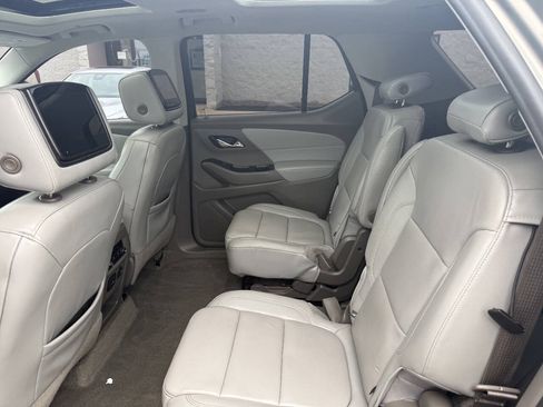 Used 2018 Chevrolet Traverse LT AWD/4WD image 19
