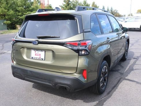 Used 2025 Subaru Forester Premium image 3