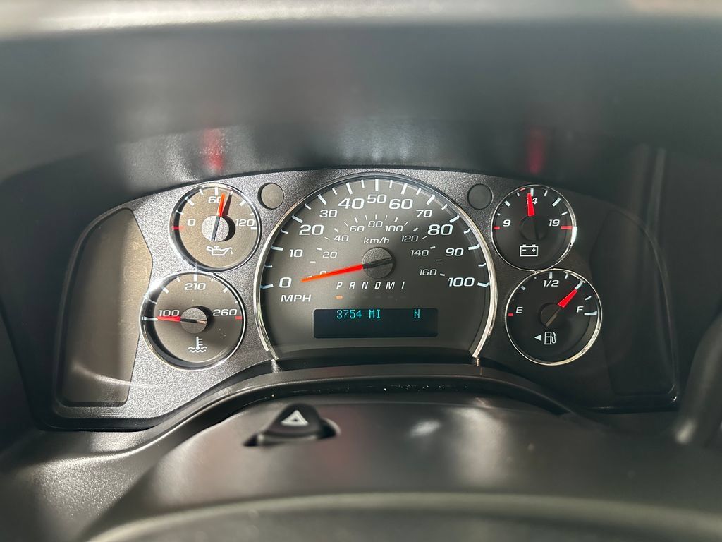 Used 2025 Chevrolet Express 3500 LT w/ LT Preferred Equipment Group RWD image 21
