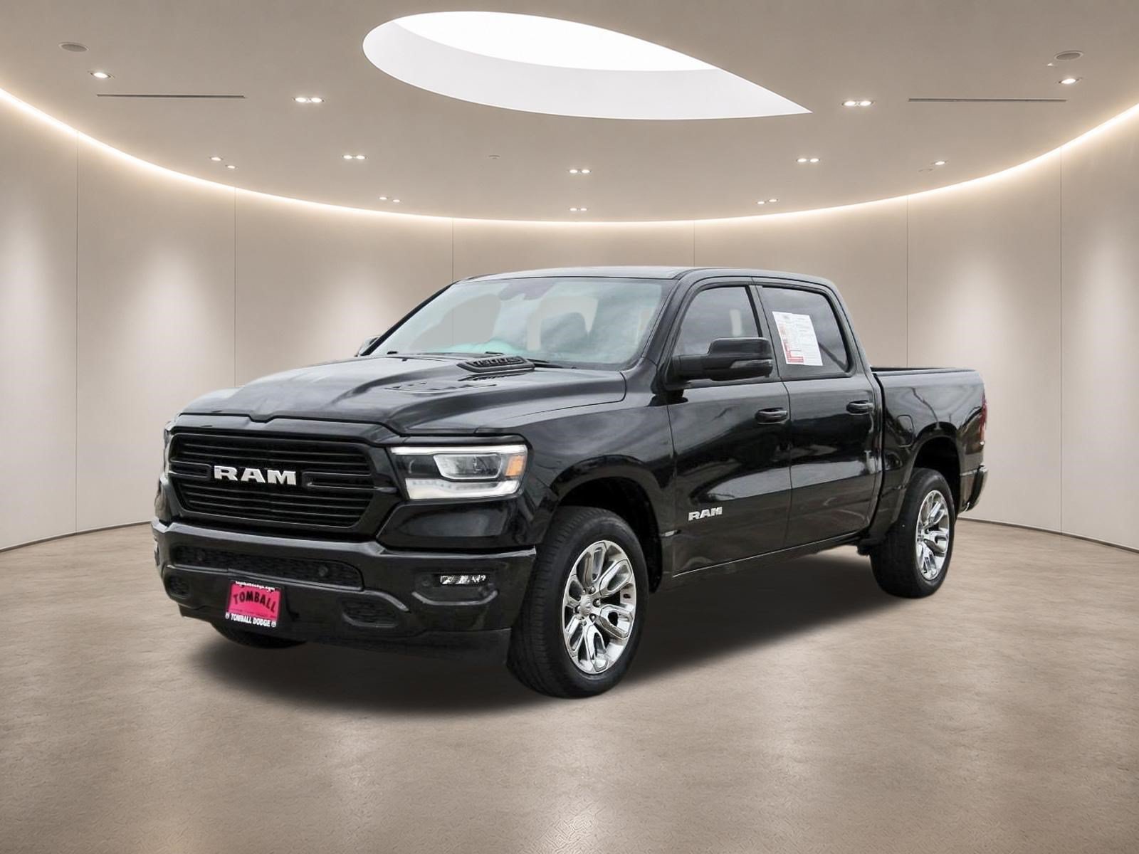 Used 2023 RAM 1500 Laramie AWD/4WD image 3