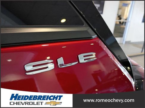 Used 2023 GMC Terrain SLE w/ Driver Convenience Package image 14