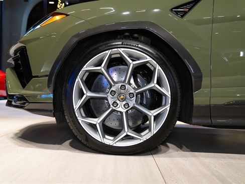 Used 2023 Lamborghini Urus Performante AWD/4WD image 31