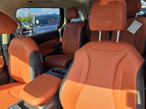 New 2026 Kia Carnival SX Prestige image 25