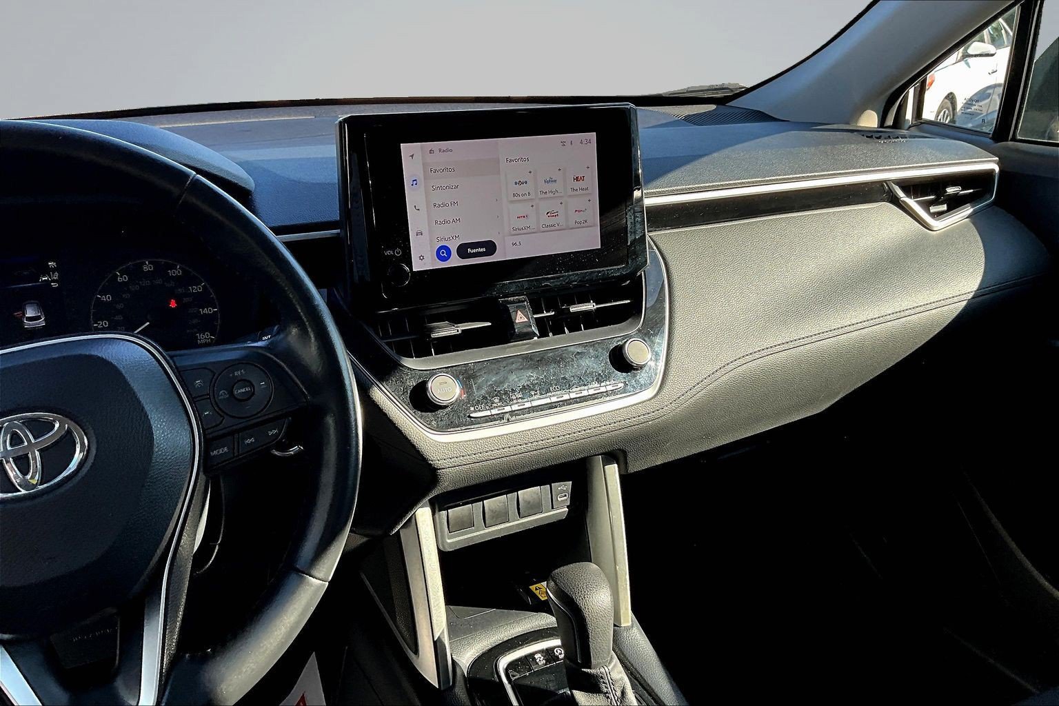 Used 2023 Toyota Corolla Cross LE AWD/4WD image 8