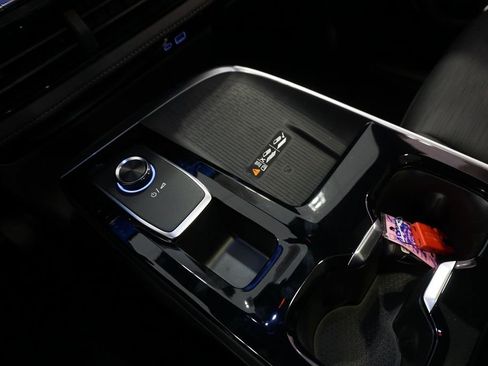 Used 2025 Buick Enclave Sport Touring w/ Power Package image 17