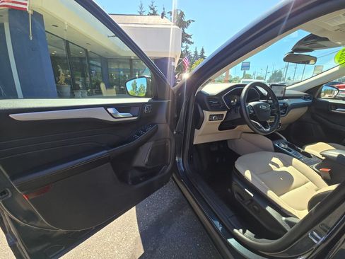 Used 2022 Ford Escape SEL w/ Technology Package FWD image 20