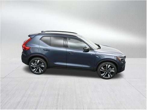 New 2026 Volvo XC40 B5 Ultra AWD/4WD image 18