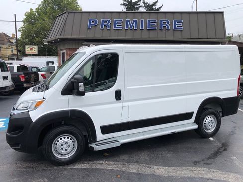 Used 2025 RAM ProMaster 2500 w/ U-Haul Equipment Group FWD image 2