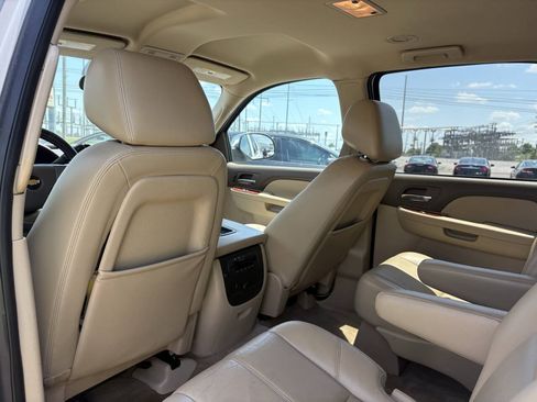 Used 2013 Chevrolet Suburban LT w/ All-Star Edition RWD image 20