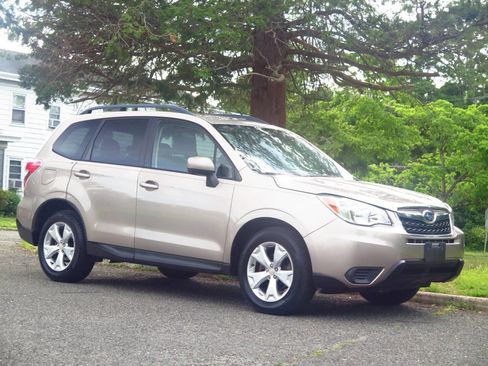 Used 2015 Subaru Forester 2.5i Premium w/ All-Weather Package AWD/4WD image 6