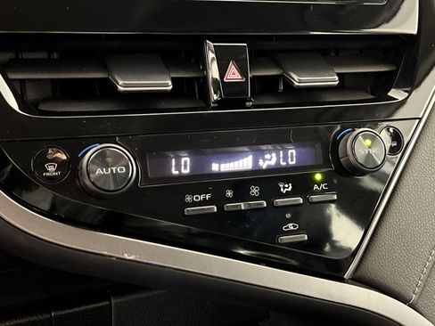 Used 2023 Toyota Camry SE image 21