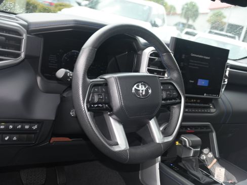 Used 2024 Toyota Sequoia Platinum AWD/4WD image 10
