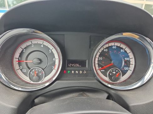 Used 2018 Dodge Grand Caravan SXT w/ Blacktop Package FWD image 13