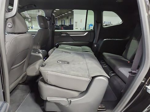 Used 2025 GMC Acadia Elevation image 35