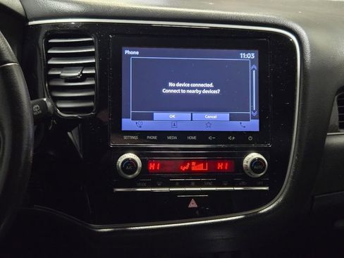 Used 2020 Mitsubishi Outlander SEL image 2