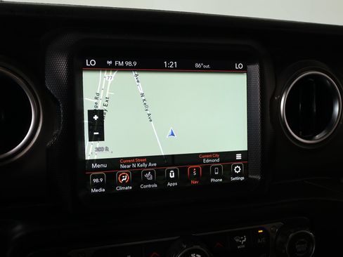 Used 2021 Jeep Gladiator Rubicon AWD/4WD image 7