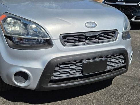 Used 2013 Kia Soul + w/ Audio Pkg FWD image 9