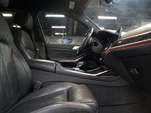 Used 2022 BMW X7 M50i AWD/4WD image 24