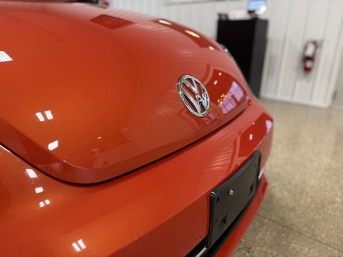 Used 2019 Volkswagen Beetle 2.0T SE w/ SE Premium Package image 38