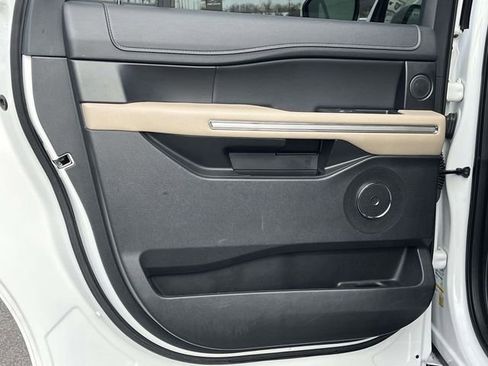 Used 2024 Ford Expedition Max Limited image 18