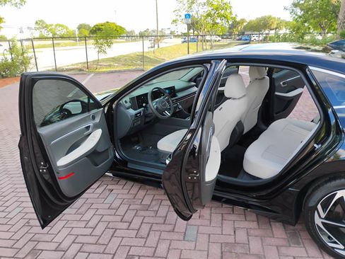 Used 2024 Hyundai Sonata SEL w/ Convenience Package FWD image 14