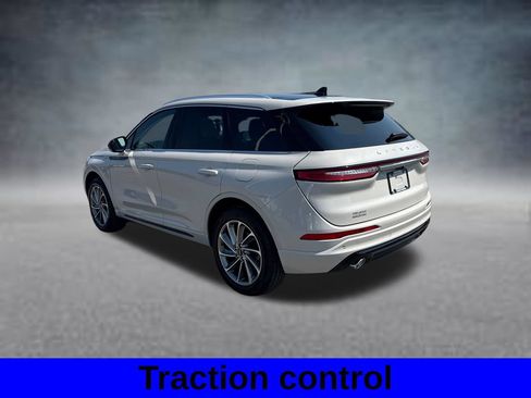 Used 2024 Lincoln Corsair Grand Touring AWD/4WD image 9