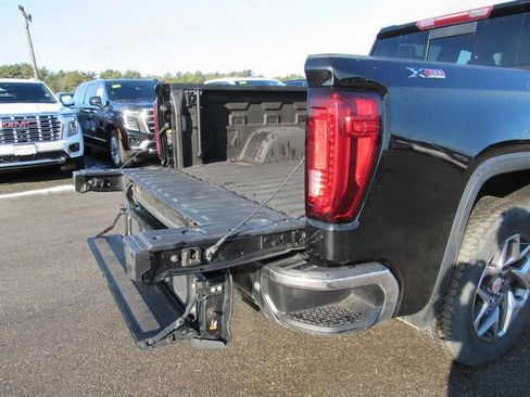 Used 2022 GMC Sierra 1500 SLT w/ SLT Premium Plus Package image 29