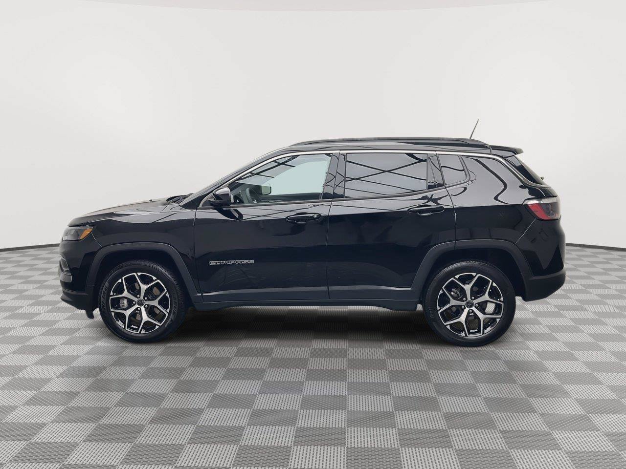 Used 2025 Jeep Compass Limited AWD/4WD image 33
