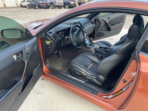 Used 2013 Hyundai Genesis 2.0T image 17