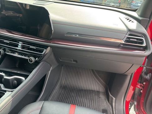 Used 2024 Chevrolet Traverse RS w/ LPO, Floor Liner Package image 24