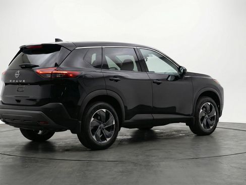 Used 2025 Nissan Rogue SV FWD image 9