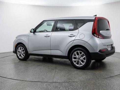 Used 2025 Kia Soul LX w/ LX Technology Package image 6