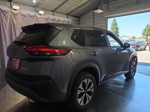 Used 2023 Nissan Rogue SV AWD/4WD image 3