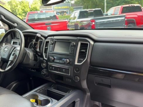 Used 2019 Nissan Titan SL w/ Midnight Edition AWD/4WD image 17
