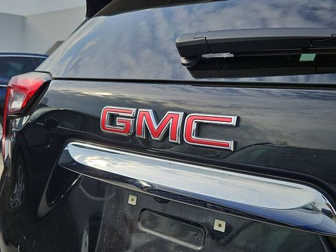 Used 2023 GMC Terrain SLE w/ Driver Convenience Package image 11