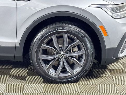 Certified 2022 Volkswagen Tiguan SE image 23